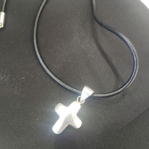 Beautiful genuine silver Silpada cross necklace